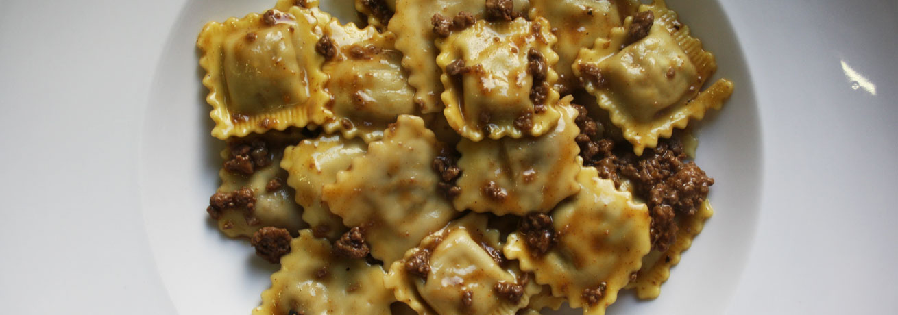 Agnolotti con ragù di brasato al Barbera del Napoleon